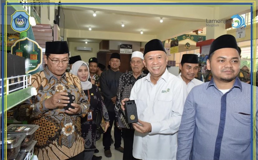 Dukung Penuh Ekonomi Pesantren, Ponpes Sunan Drajat Lamongan Buka Restoran Semi Modern