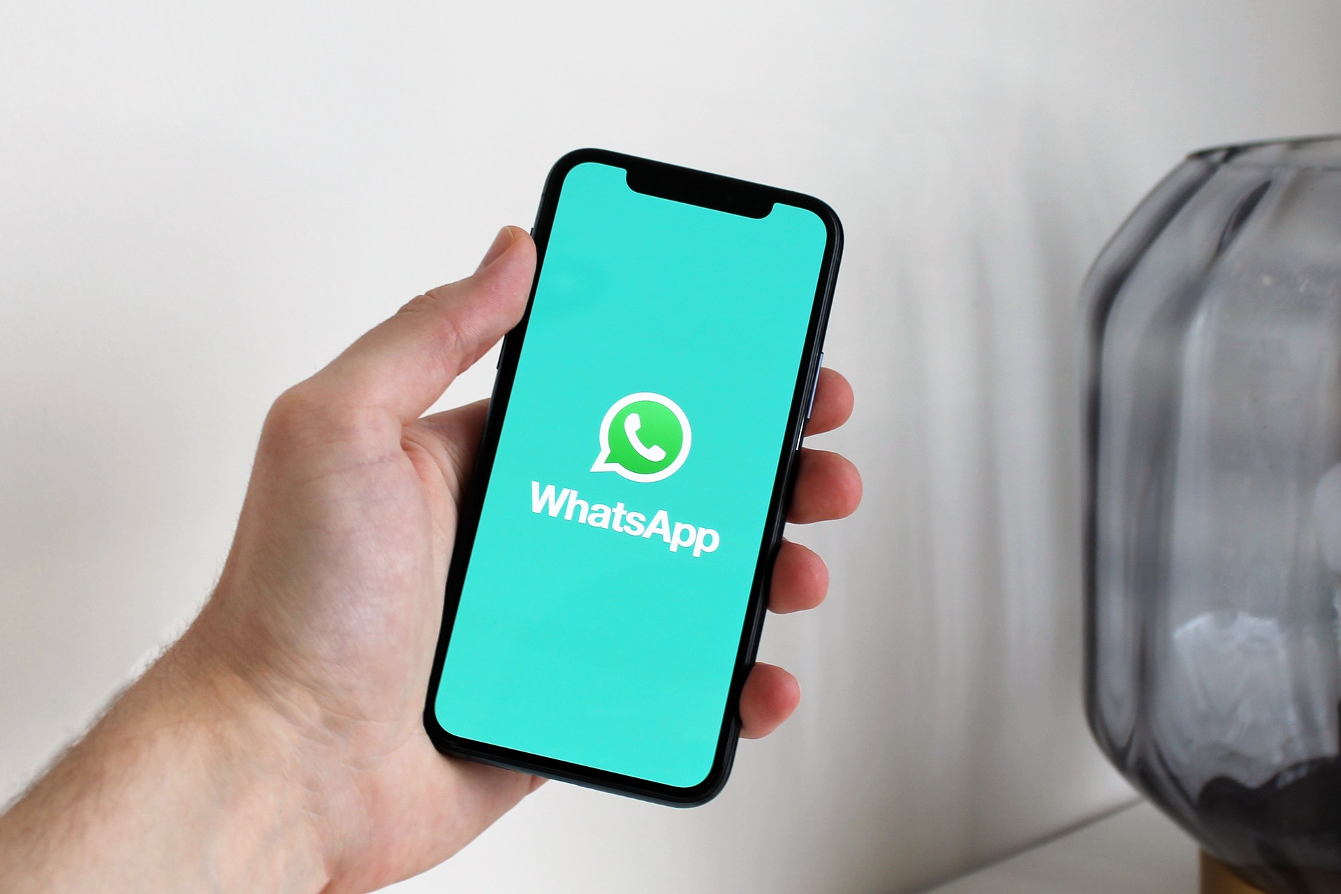 Hati-Hati Admin Grup WhatsApp Bisa Dijerat Pidana Jika Terlibat Hoaks