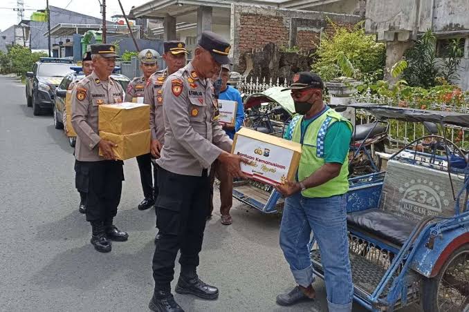 Polres Lamongan Berbagi Berkah di Bulan Ramadhan