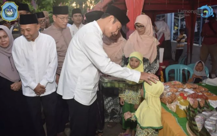 2.880 Paket Sembako Disediakan, Pasar Murah Safari Ramadhan Lamongan Banyak Pembeli