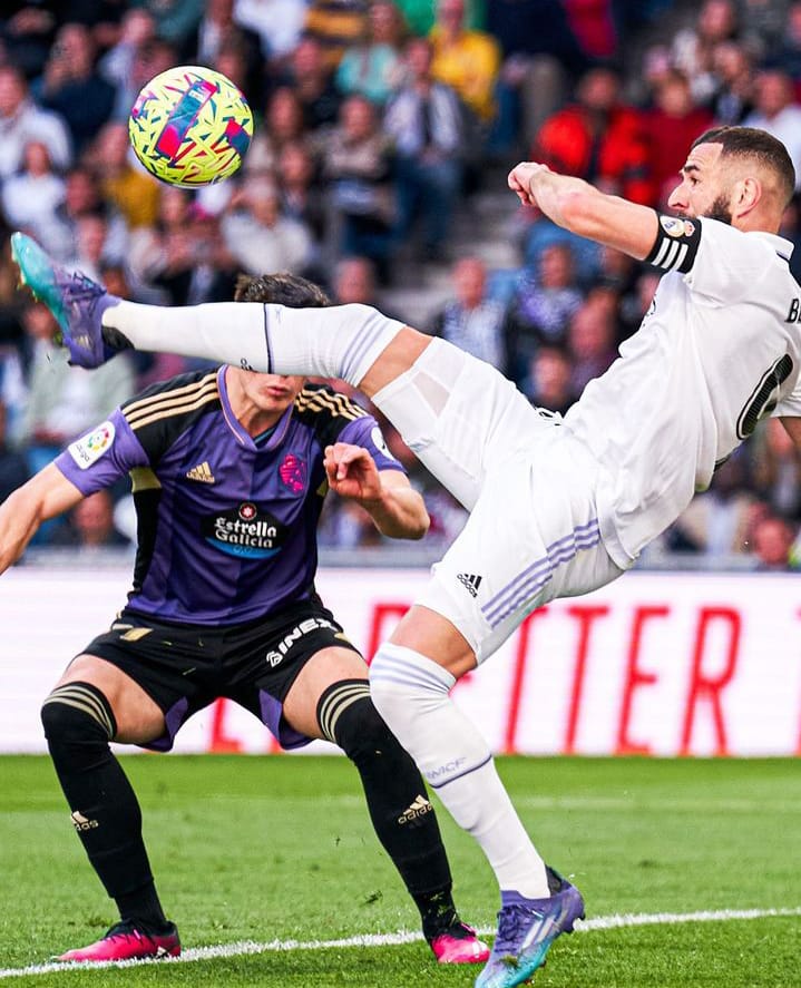 Menang 6-0, Hattrick Benzema Bawa El Real Menang Atas Valladolid