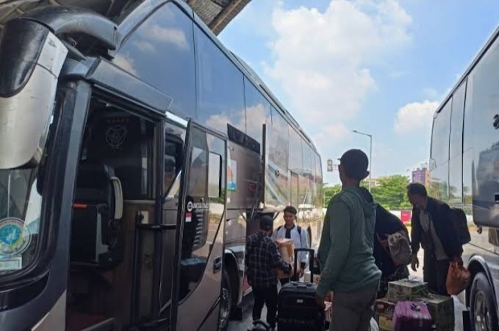 Pemprov Jatim Sediakan Bus Arus Balik ke Jakarta Untuk Warga Sampang dan Pamekasan
