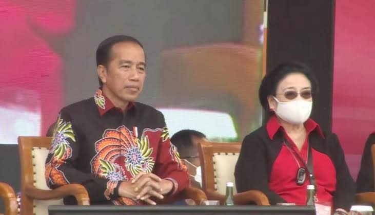 Presiden Jokowi dan PDIP Sudah Tak Seirama Lagi?