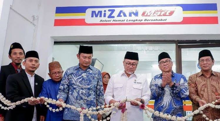 Bangkitkan Mental Enterpreneur, Pak Yes Resmikan Mizan Mart