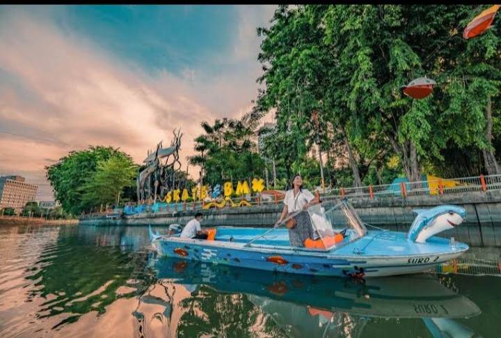 Keren! Taman Arseboyo Dillengkapi Wahana Perahu Air