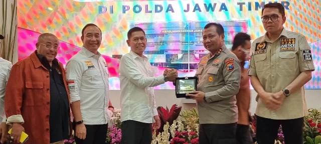 Komisi III DPR RI Gelar Rapat Kerja dan Kunjungi Polda Jatim, Ada Apa ya?