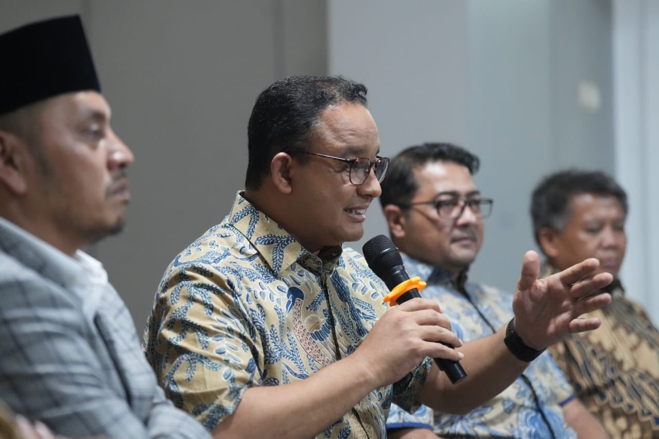 Kunjungi Jember, Istri Bupati Rela Ulegkan Sambel Hanya Untuk Anies Baswedan