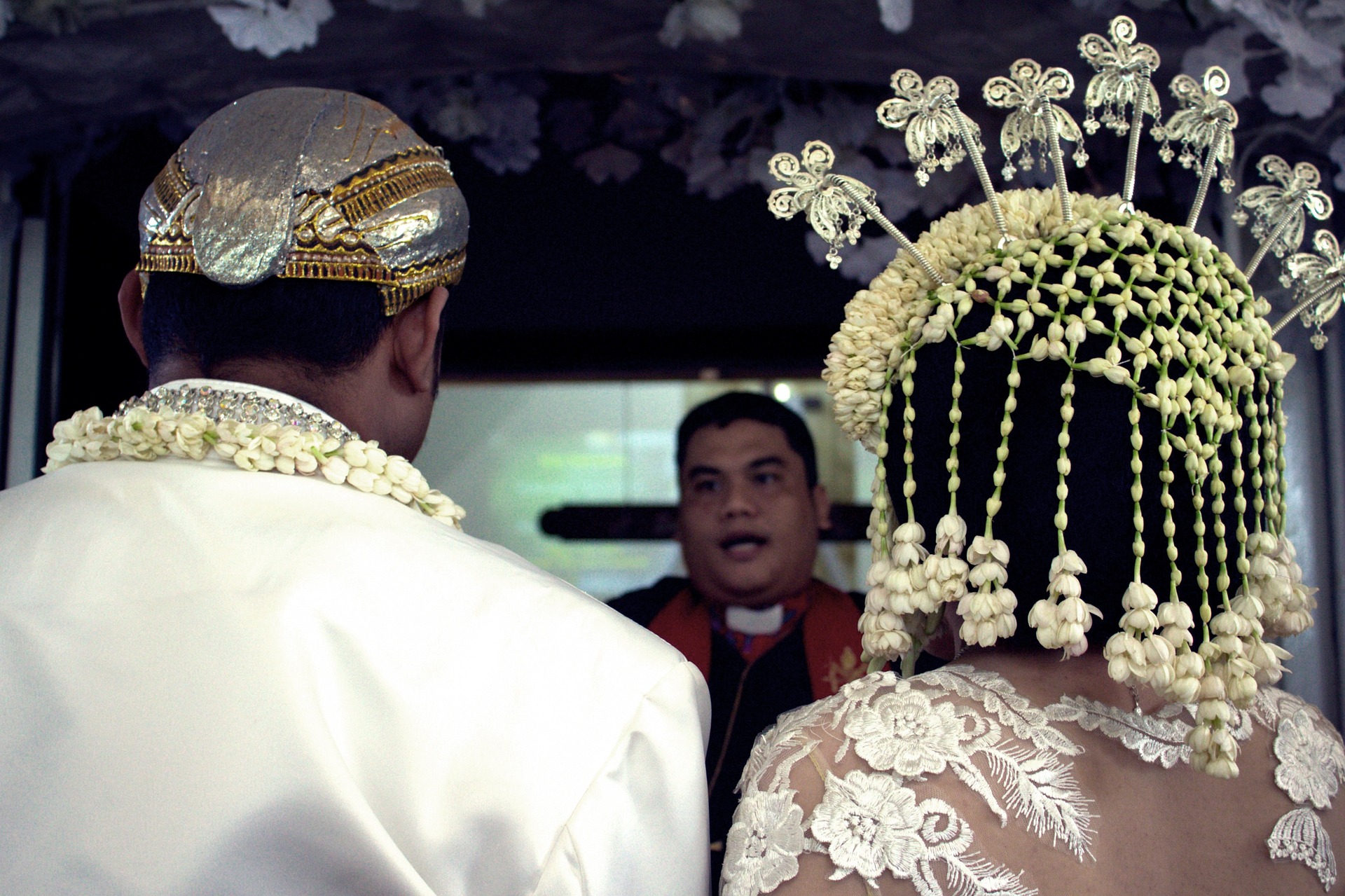 Mengenal Prosesi Panggih dalam Pernikahan Adat Jawa