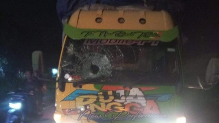 Muncul Lagi Aksi Teror Pemotor Ngawur di Jombang, Lempari Kaca Truk Hingga 2 Orang Terluka