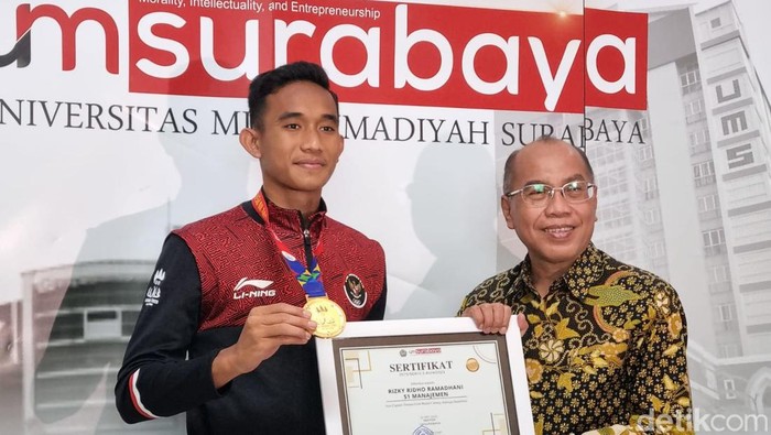 UM Surabaya Berikan Bonus Untuk Kapten Timnas Indonesia Rizky Ridho Ramadhani