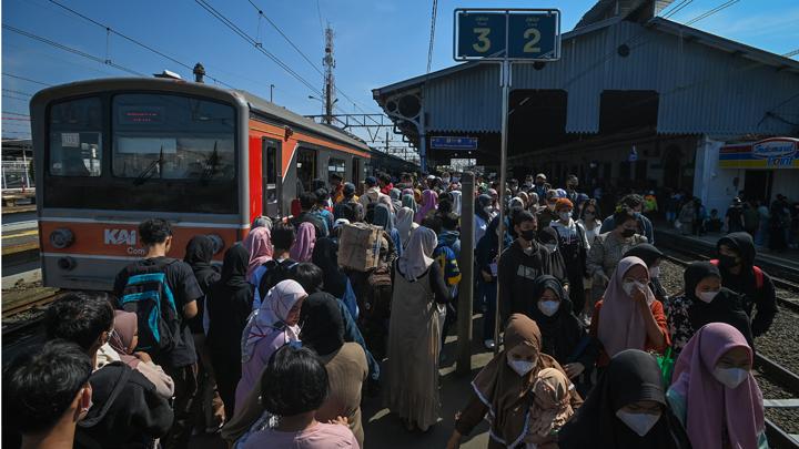 Wakil Menteri BUMN Jelaskan Rencana Impor KRL Bekas dari Jepang