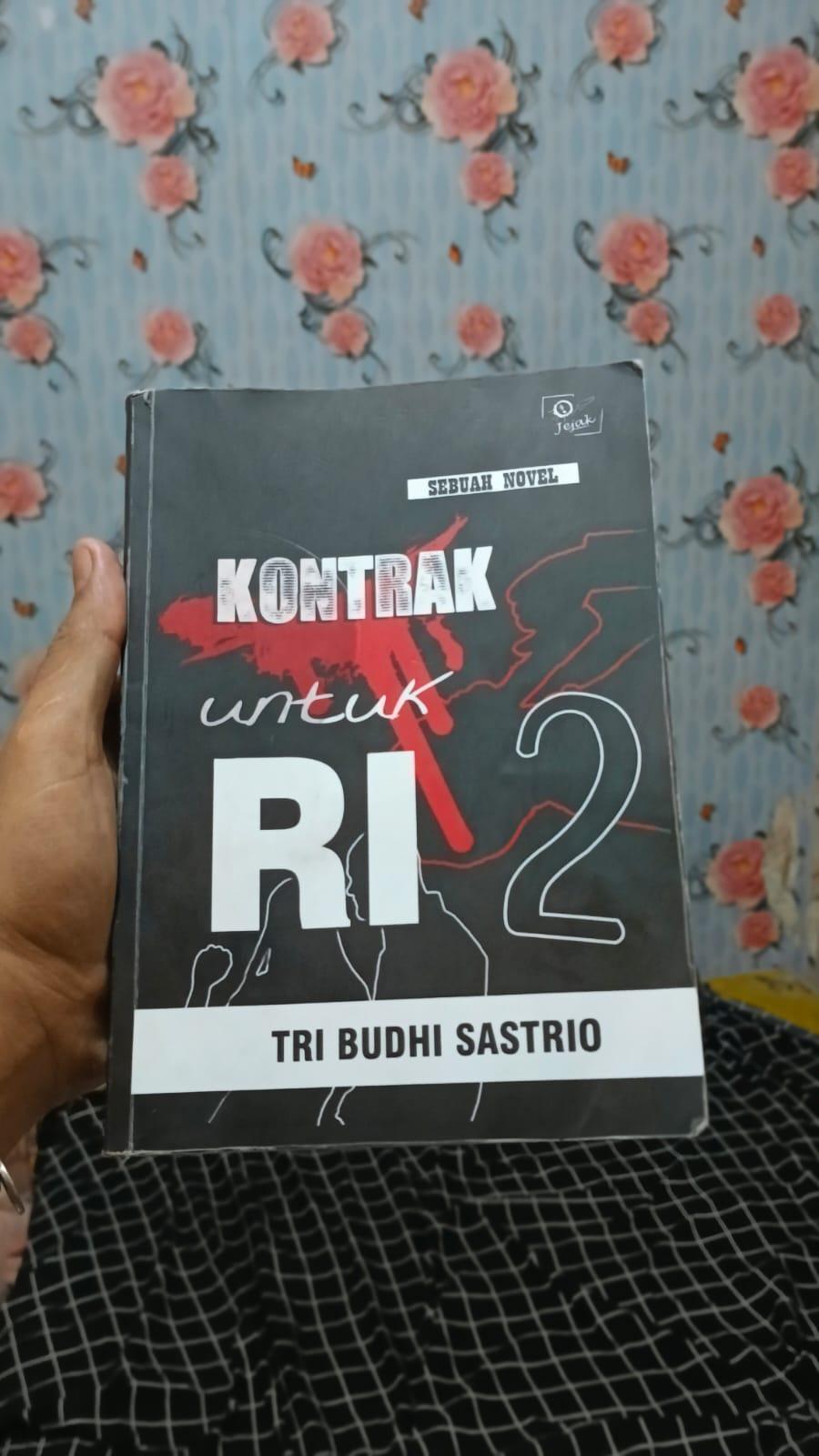 Analisis Ekokritik dalam Novel kontrak Untuk RI 2 karya TRI BUDHI SASTRIO