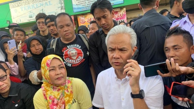 Ganjar Blusukan ke Pasar Anyar Bahari Hingga Telepon Pj Gubernur DKI Jakarta, Ada Apa?