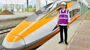 Luhut Ungkap Akan Lanjutkan Proyek Kereta Cepat ke Surabaya, Pengamat: Kemungkinan Proyek ini Dikerjakan China
