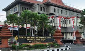 Anak Whisnu Sakti Buana dan Anak Risma Berebut Kursi DPRD Jatim di Dapil Jatim I