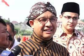 Anies Nostalgia Masa Kecil Bareng Relawan di Semarang