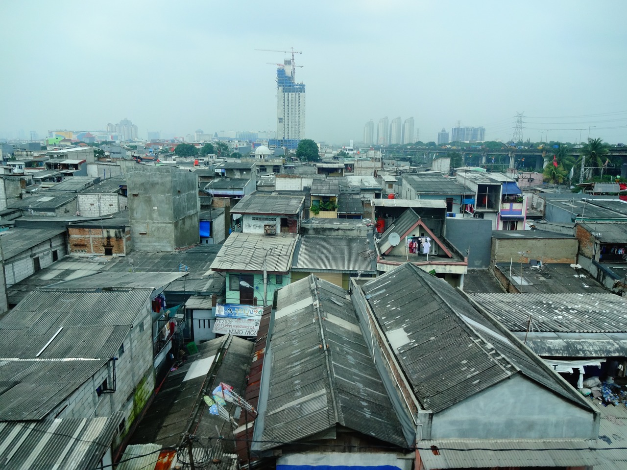 Direktur Celios Sebut Pemerintah Setengah Hati Atur Kemiskinan Jakarta