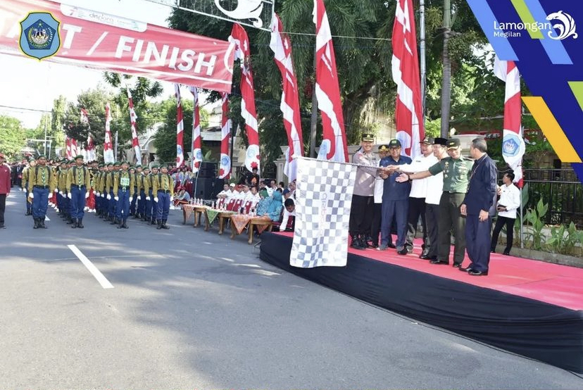 Gerak Jalan Tingkat SMP dan SMA Sederajat, Wujud Optimisme Lamongan Jadi Generasi Emas Indonesia