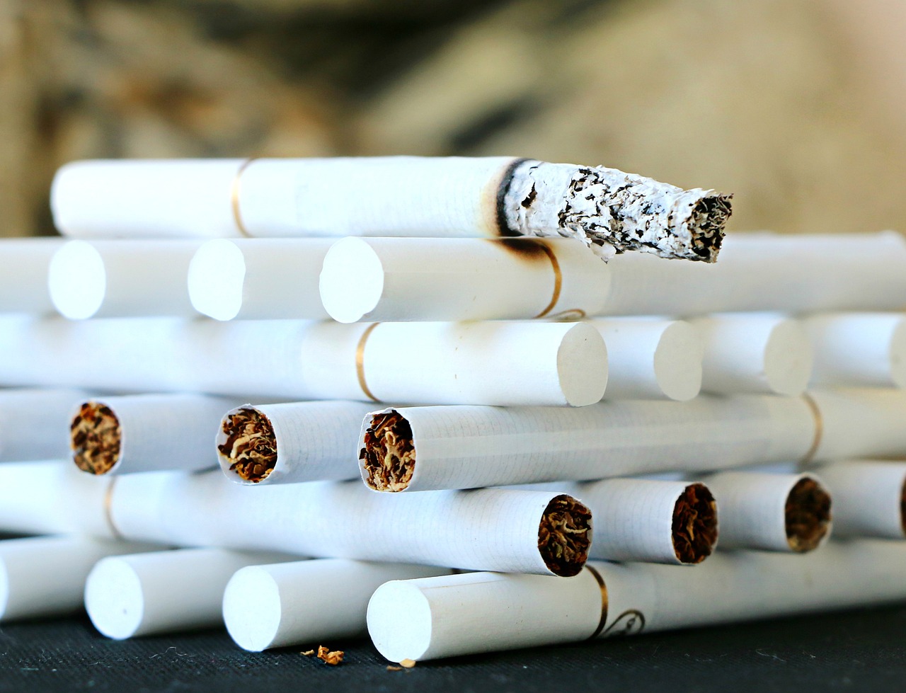 Kenapa Banyak Orang Masih Gemar Mengonsumsi Rokok?
