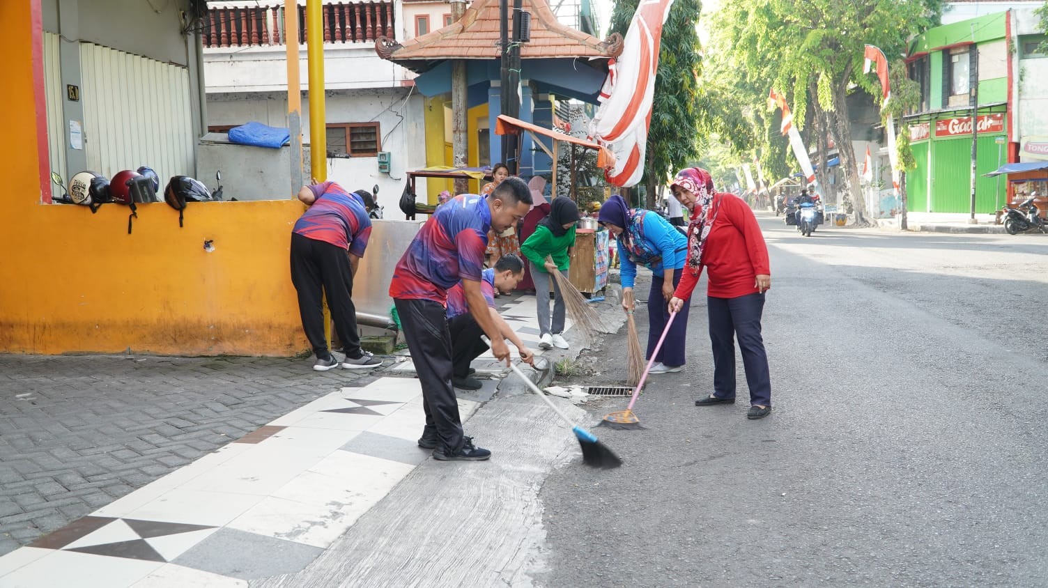 Lamongan Gelorakan Gerakan Jumat Bersih!