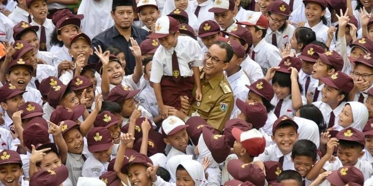 Sebut Kemerdekaan Mencerdaskan Bangsa, Ini Gagasan Anies untuk Jamin Sektor Pendidikan!