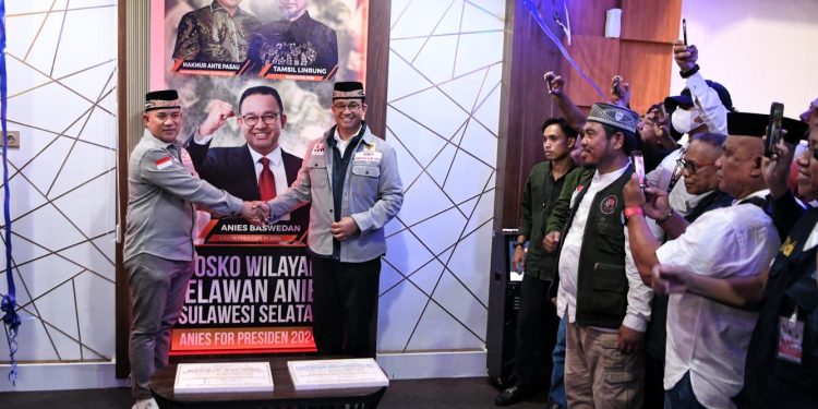 Anies Berikan Pujian untuk Relawan Usai Resmikan Dua Posko Sekaligus!