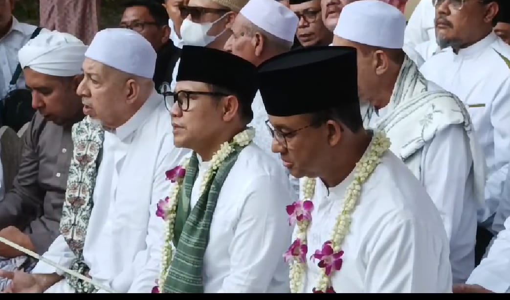 Anies dan Cak Imin Ziarah ke Ampel