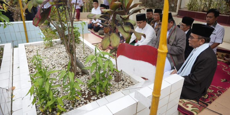 Kunjungan ke Ponpes Syamsul Ulum, Anies Didoakan Jadi Presiden!