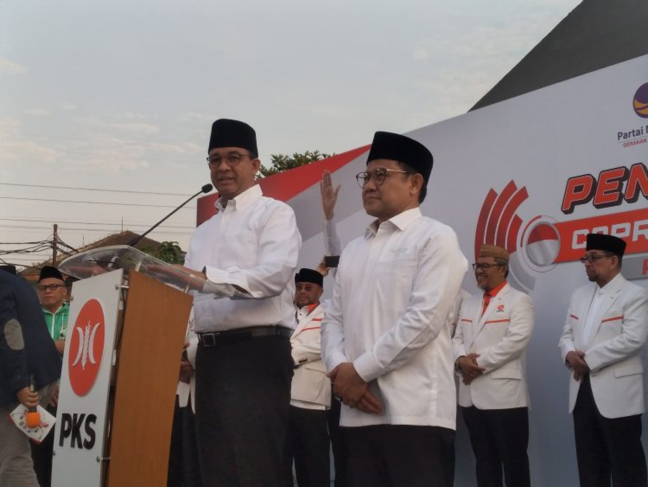 Daftar ke KPU Pagi Hari, Anies: Matahari Sambut Kemenangan Kami!