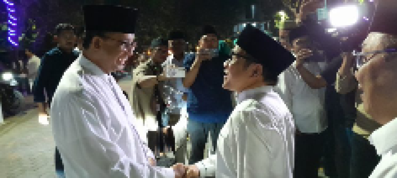 Hadir Maulid Nabi di Tebet, Pasangan AMIN Dikerumuni Mak-Mak