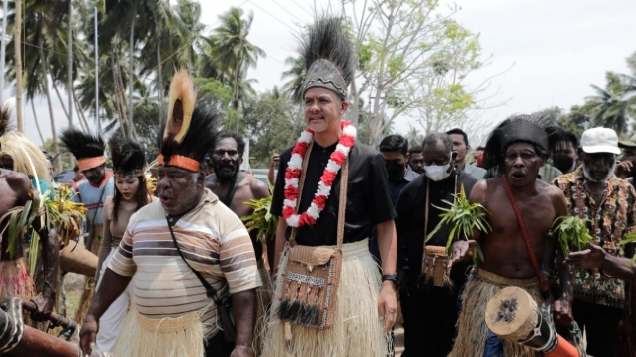 Awali Kampanye, Ganjar Pranowo Berkunjung ke Papua