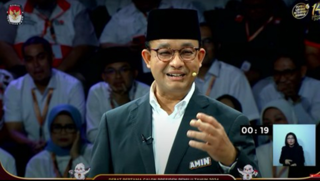 Bicara Etika di Akhir Debat, Anies: Jangan Sembunyi dari Keputusan Hukum