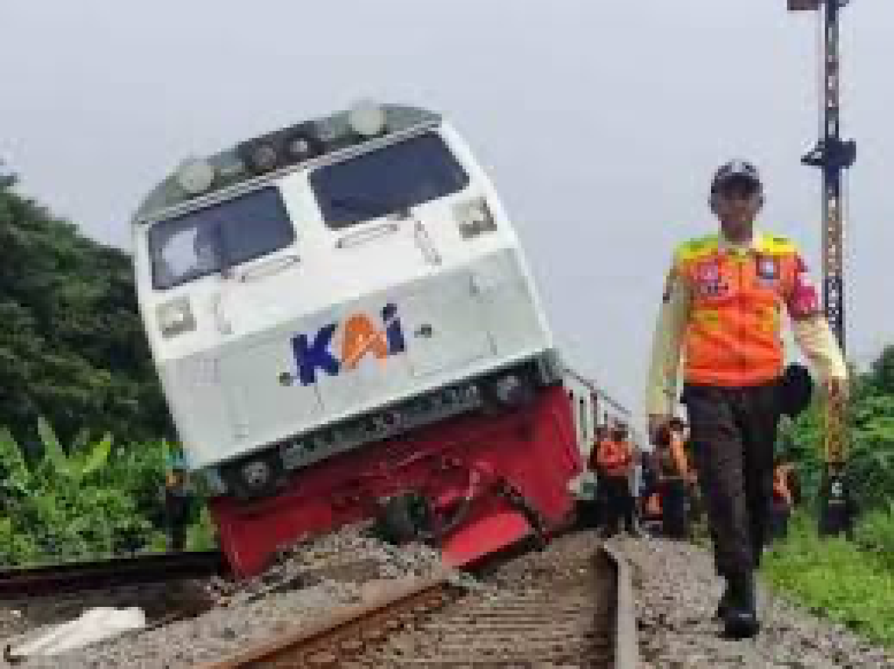 KA Pandalungan Anjlok Di Dekat Stasiun Tanggulangin Sidoarjo