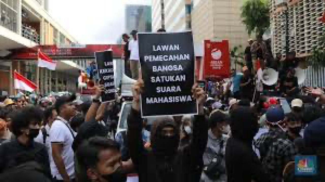 Tolak Hasil Pemilu, Relawan Ganjar Demo ke Kantor Bawaslu