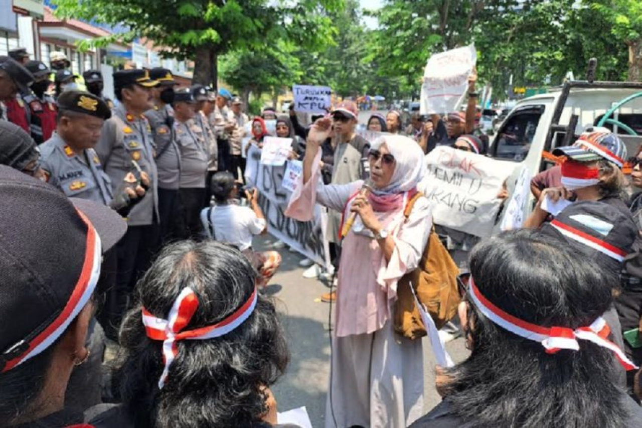 Massa Buruh Demo ke KPU, Bahas Sejumlah Kecurangan Pemilu