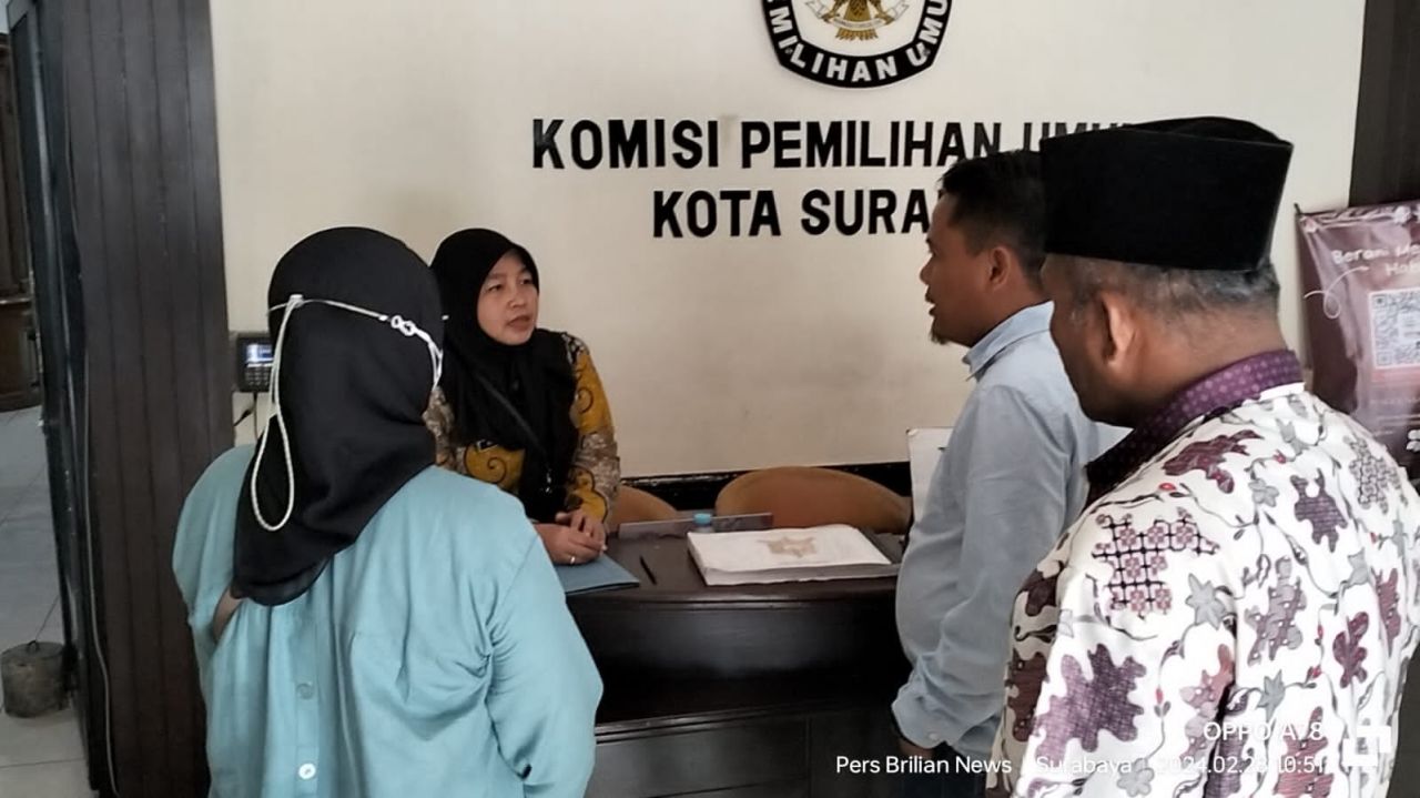 Ada Caleg Gunakan Ijazah SMP, AMI Datangi Kantor KPU Surabaya