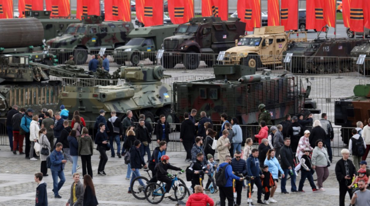 Pameran Tank-Tank Musuh Di Moskow: Bentuk Psywar Rusia