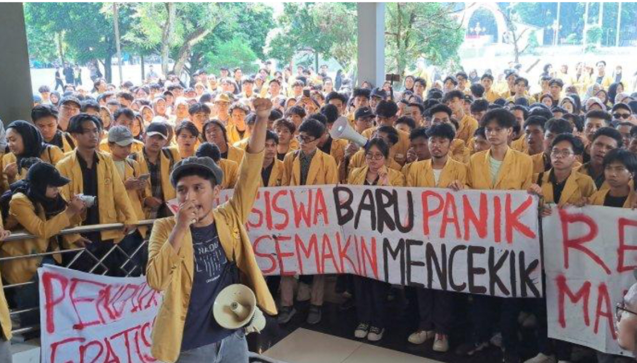 Pahlawannya Adalah Mahasiswa Dan Rakyat