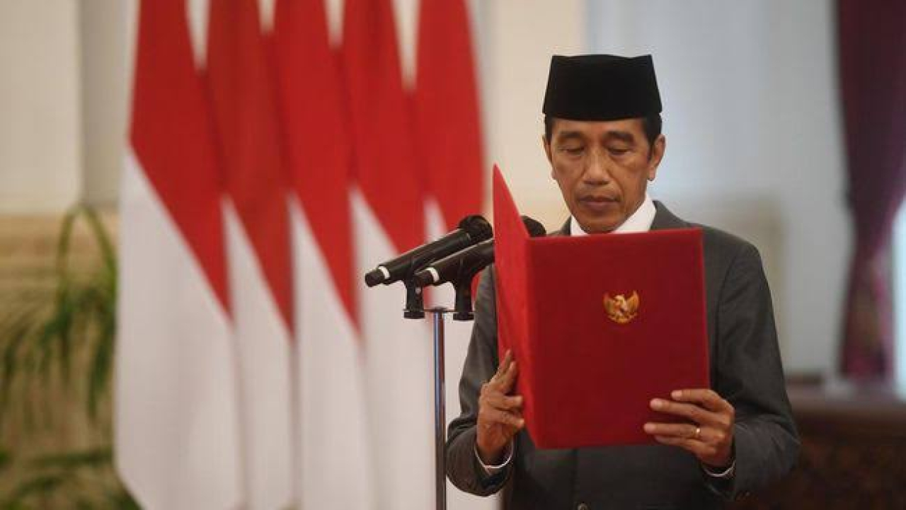 Reshuffle Kabinet, Jokowi: Untuk Transisi Pemerintahan Pak Prabowo!