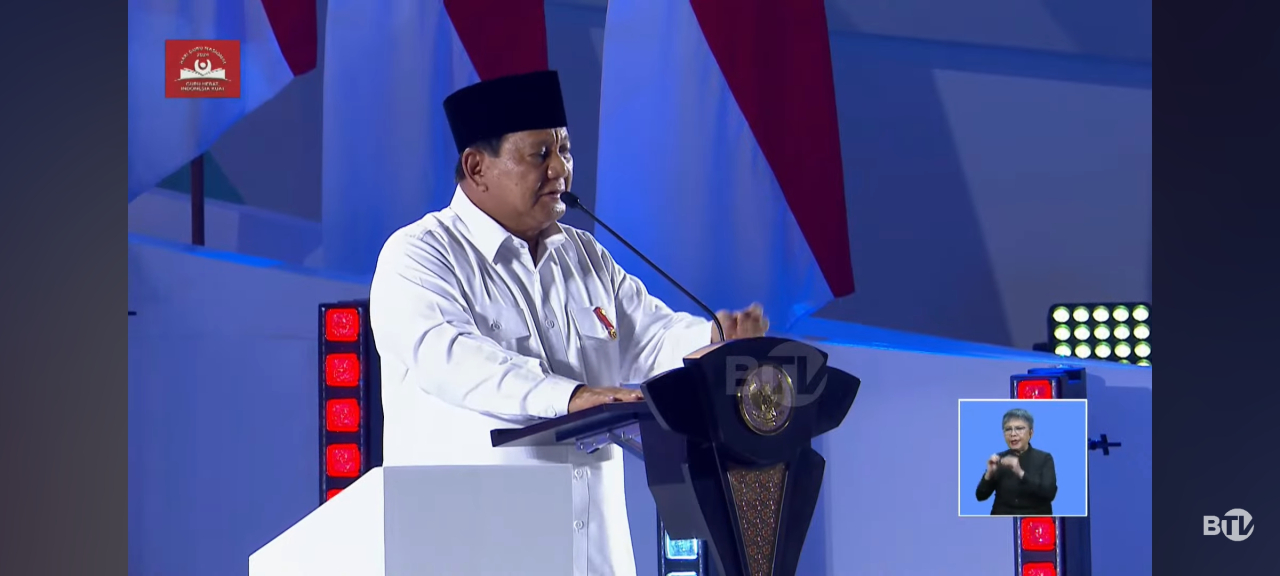 Presiden Prabowo Menahan Tangis Saat Umumkan Kenaikan Gaji Guru