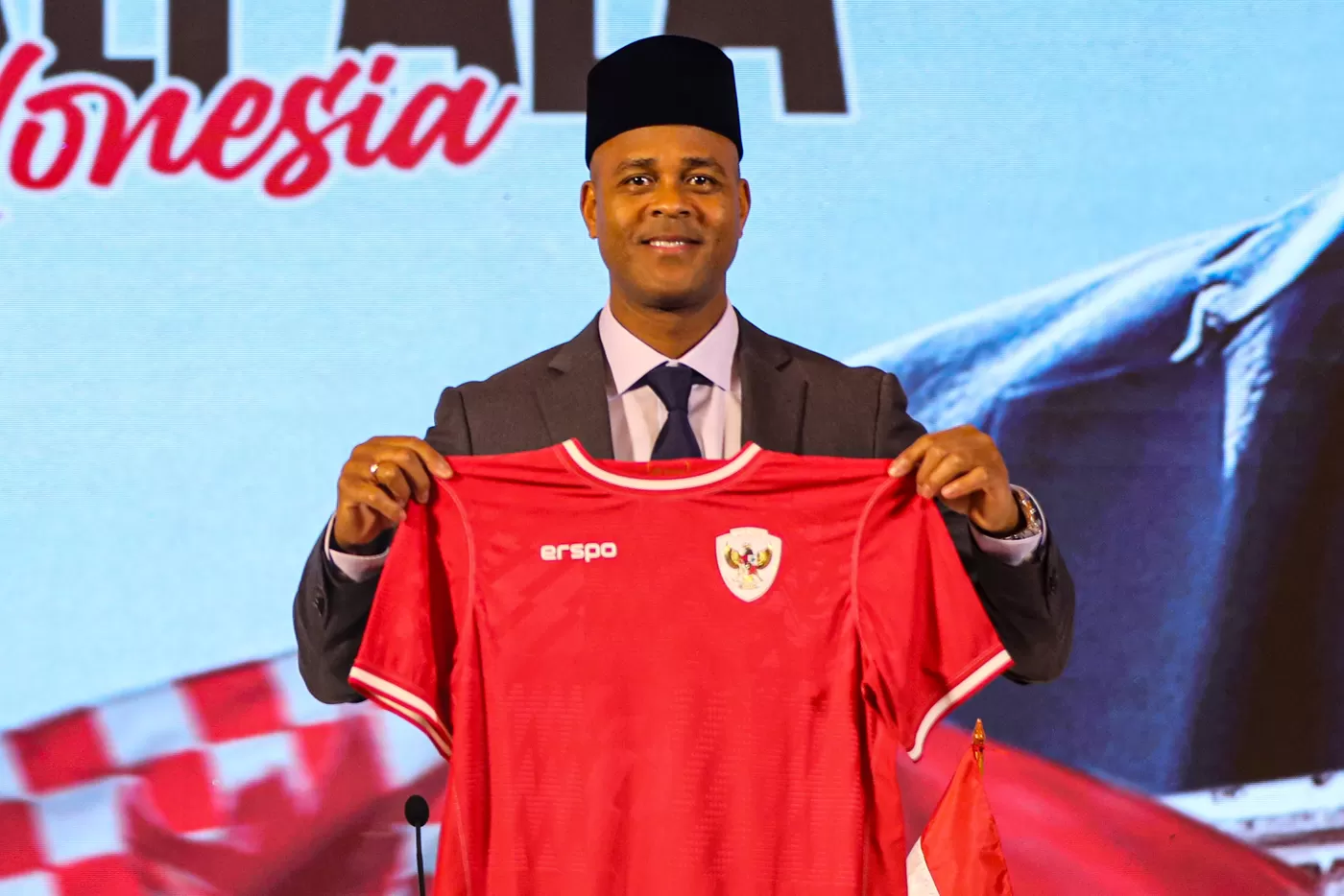 Patrick Kluivert Siapkan Strategi Besar untuk Bawa Timnas Indonesia ke Piala Dunia 2026