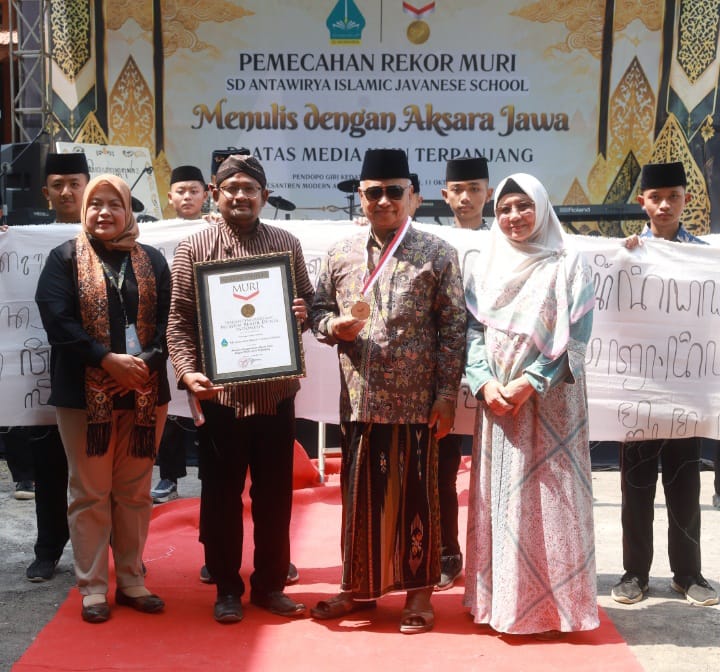 Berkonsep Budaya Jawa, SD Antawirya Peroleh Rekor MURI